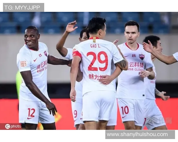 深圳佳兆业与石家庄永昌比赛主裁判表现分析与争议解读 深圳佳兆业与石家庄永昌比赛主裁判表现分析与争议解读